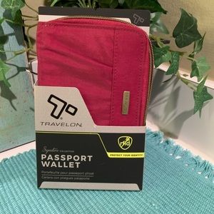 TRAVELON PASSPORT WALLET